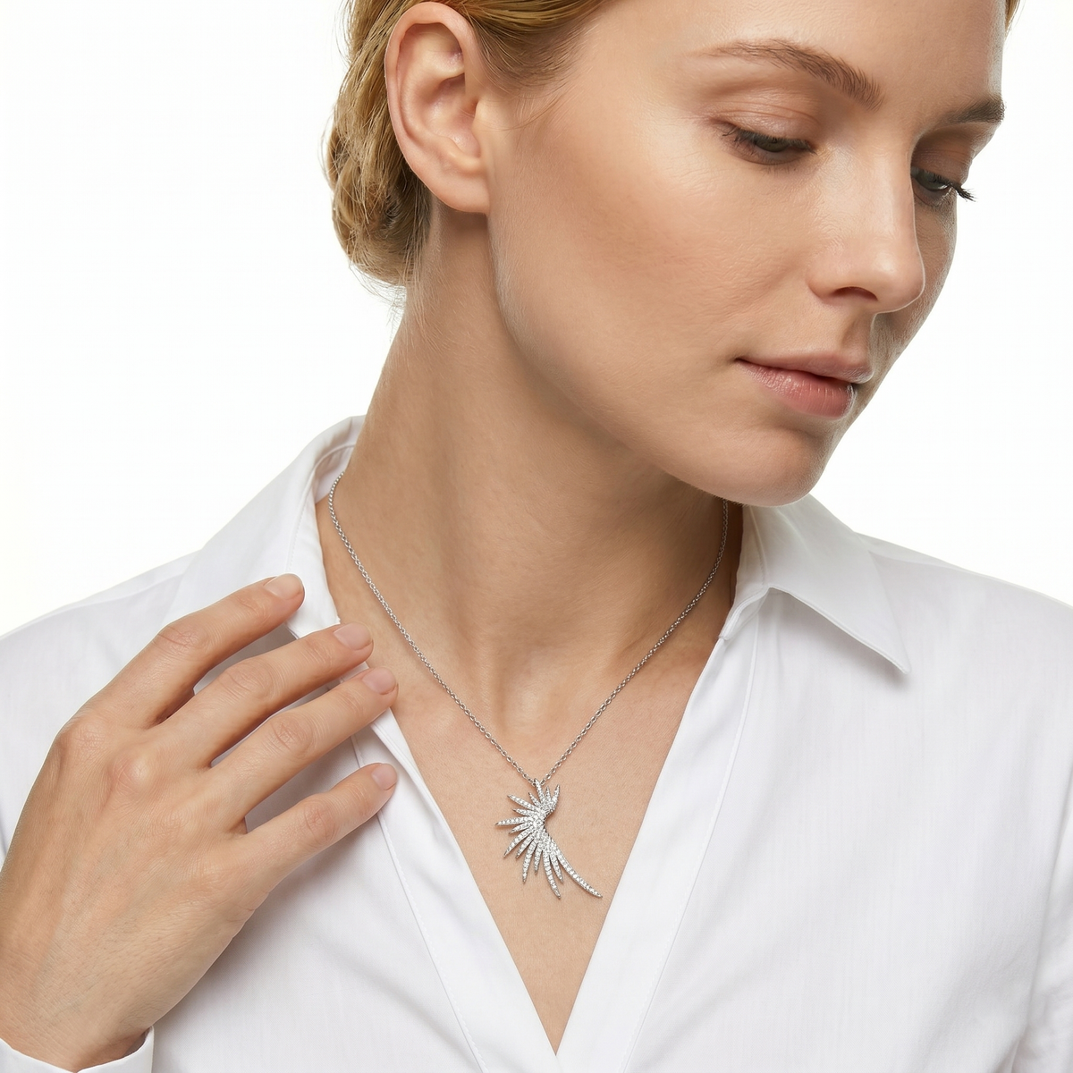 18KT White Gold Diamond Pendant