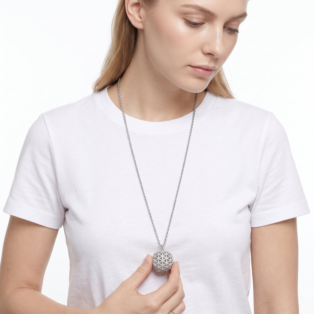 18KT White Gold Diamond Necklace